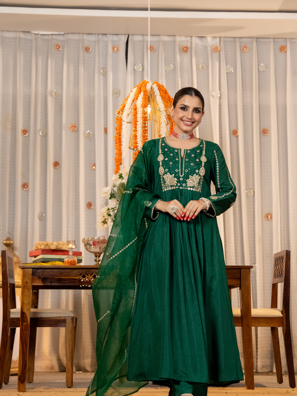 Women's Chanderi Silk Embroidered Kurta Pant & Organza Dupatta Set