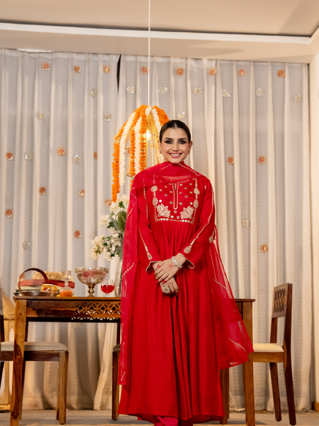 Women's Chanderi Silk Embroidered Kurta Pant & Organza Dupatta Set