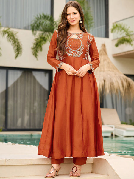 Women's Embroidered Vichitra Suit Set With Dupatta