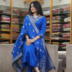 Silk Blend Kurta Set With Zcard Dupatta