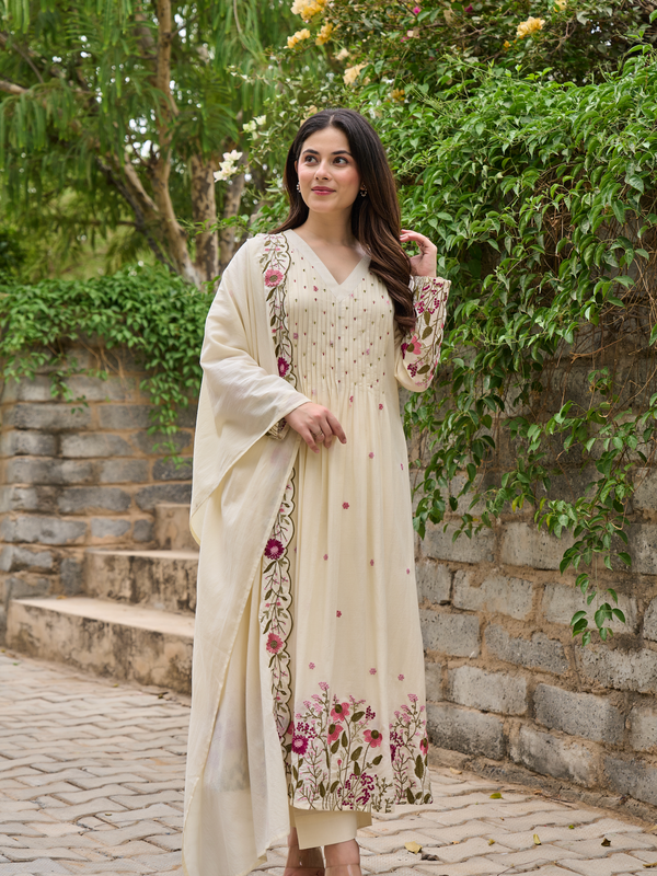 Women's Chanderi Silk Embroidered & Handworked Kurta Pant Set With Chanderi Dupatta
