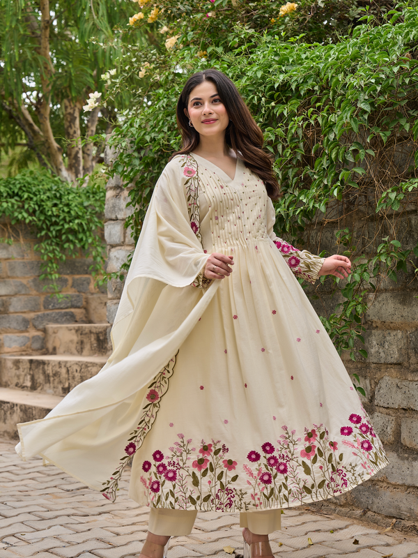 Women's Chanderi Silk Embroidered & Handworked Kurta Pant Set With Chanderi Dupatta