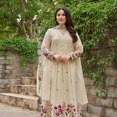 Women's Chanderi Silk Embroidered & Handworked Kurta Pant Set With Chanderi Dupatta