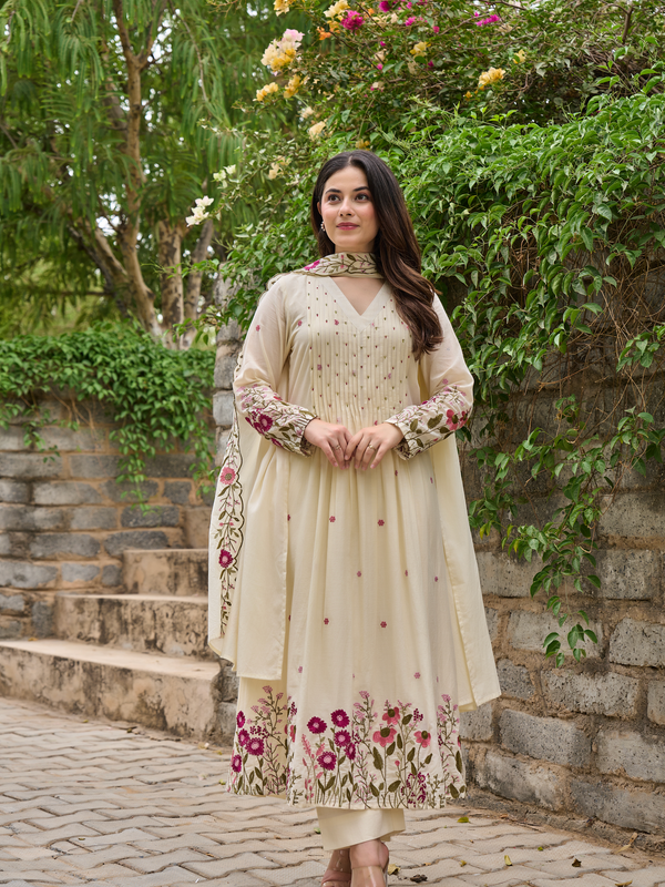 Women's Chanderi Silk Embroidered & Handworked Kurta Pant Set With Chanderi Dupatta