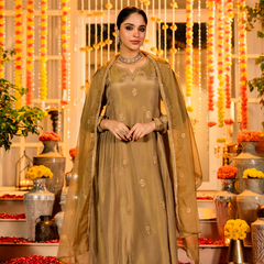 Women's Chanderi Silk Embroidered Kurta Pant Set With Organza Dupatta