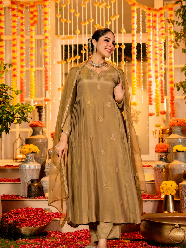 Women's Chanderi Silk Embroidered Kurta Pant Set With Organza Dupatta