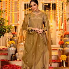 Women's Chanderi Silk Embroidered Kurta Pant Set With Organza Dupatta