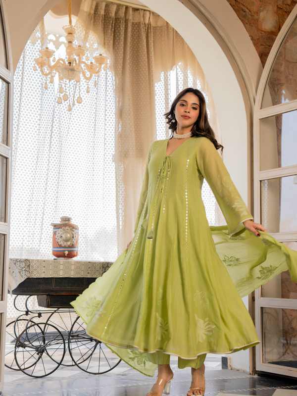 Women's Chanderi Silk Embroidered Straight Kurta Pant Set With Chanderi Dupatta