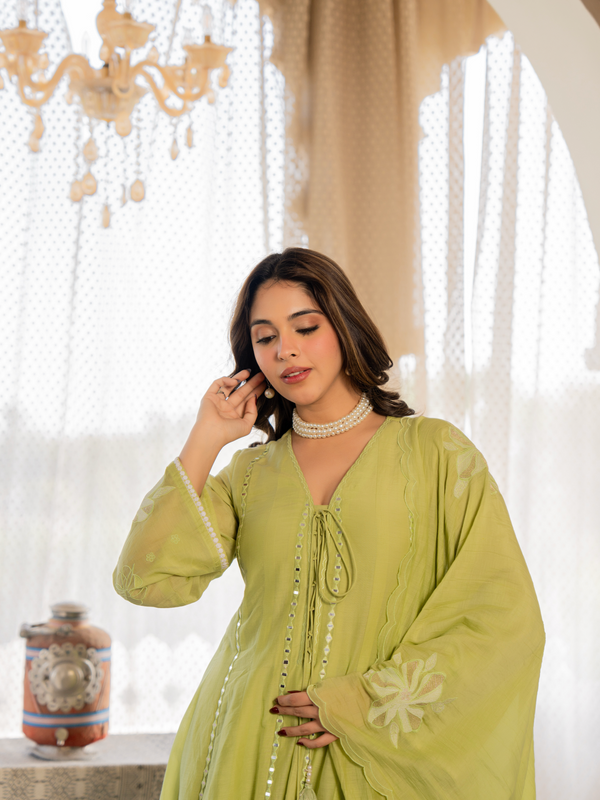 Women's Chanderi Silk Embroidered Straight Kurta Pant Set With Chanderi Dupatta