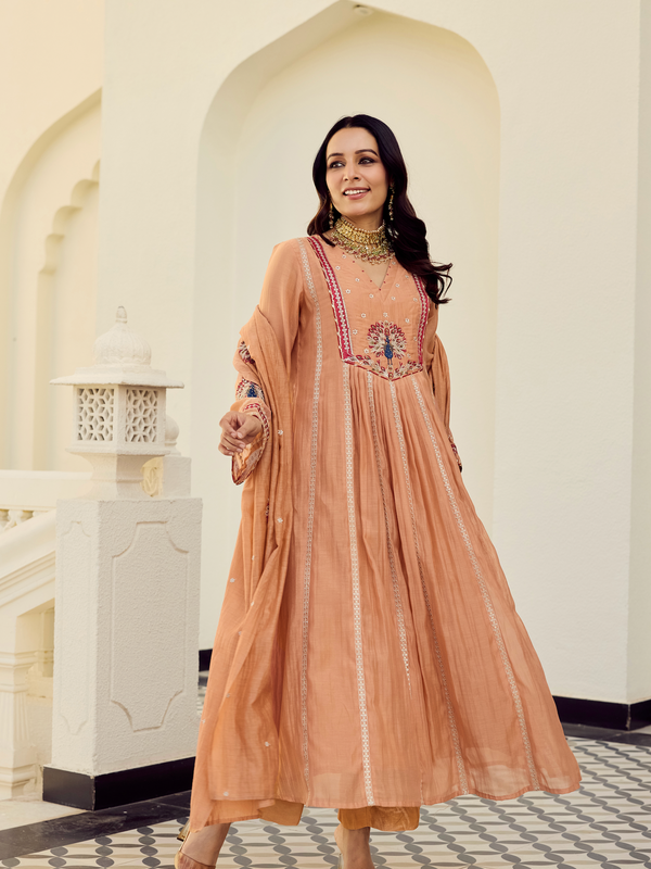 Women's Chanderi Silk Embroidered Straight Kurta Pant Set With Chanderi Dupatta