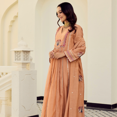 Women's Chanderi Silk Embroidered Straight Kurta Pant Set With Chanderi Dupatta