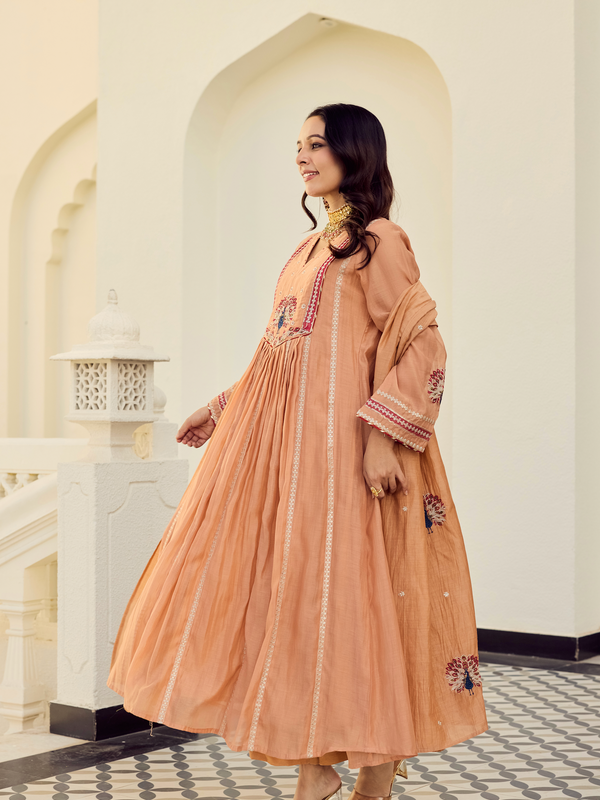 Women's Chanderi Silk Embroidered Straight Kurta Pant Set With Chanderi Dupatta