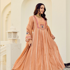 Women's Chanderi Silk Embroidered Straight Kurta Pant Set With Chanderi Dupatta