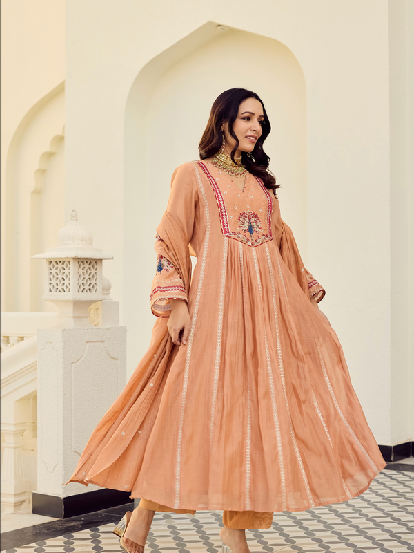 Women's Chanderi Silk Embroidered Straight Kurta Pant Set With Chanderi Dupatta