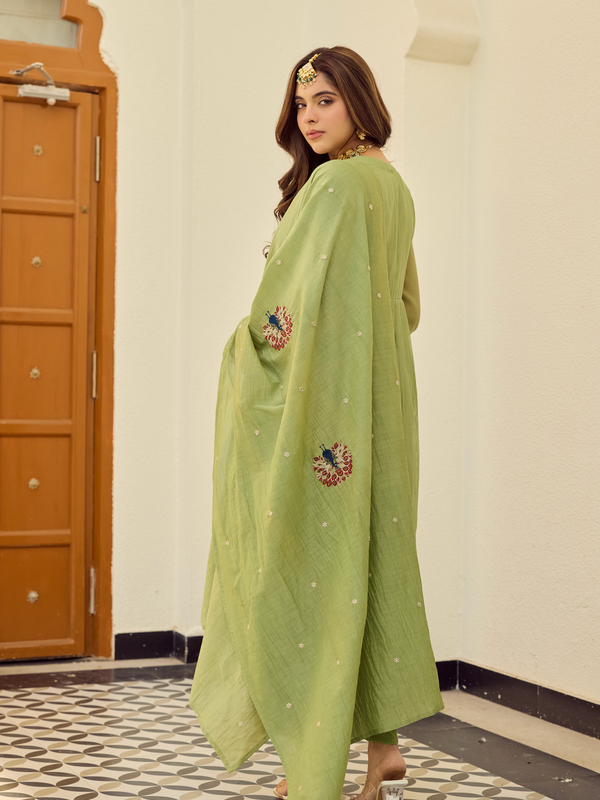Women's Chanderi Silk Embroidered Straight Kurta Pant Set With Chanderi Dupatta
