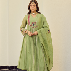 Women's Chanderi Silk Embroidered Straight Kurta Pant Set With Chanderi Dupatta