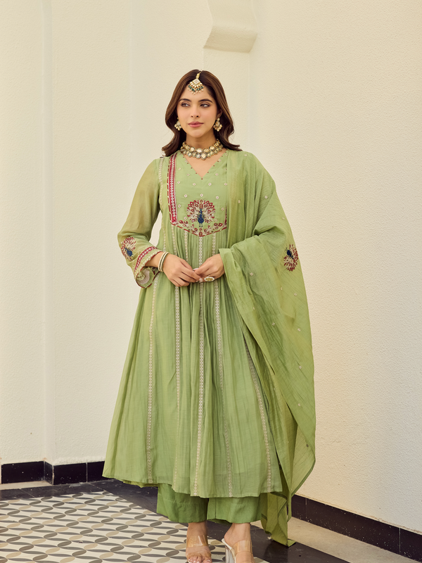 Women's Chanderi Silk Embroidered Straight Kurta Pant Set With Chanderi Dupatta