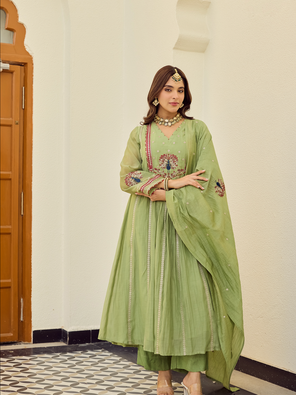 Women's Chanderi Silk Embroidered Straight Kurta Pant Set With Chanderi Dupatta