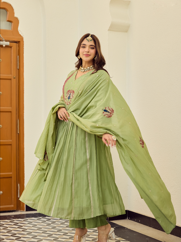 Women's Chanderi Silk Embroidered Straight Kurta Pant Set With Chanderi Dupatta