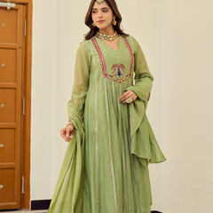 Women's Chanderi Silk Embroidered Straight Kurta Pant Set With Chanderi Dupatta