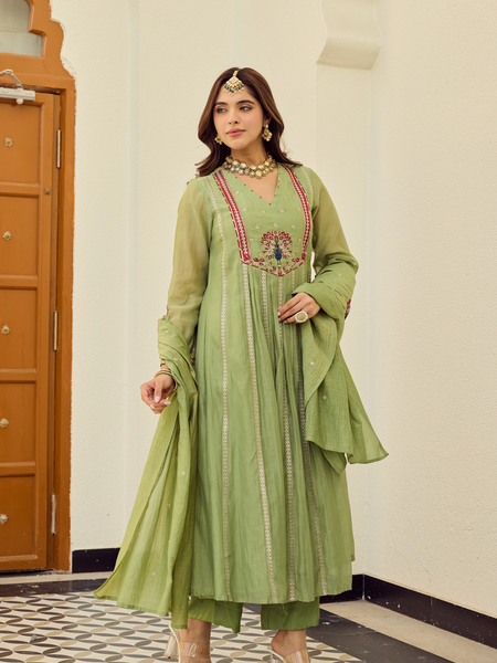Women's Chanderi Silk Embroidered Straight Kurta Pant Set With Chanderi Dupatta