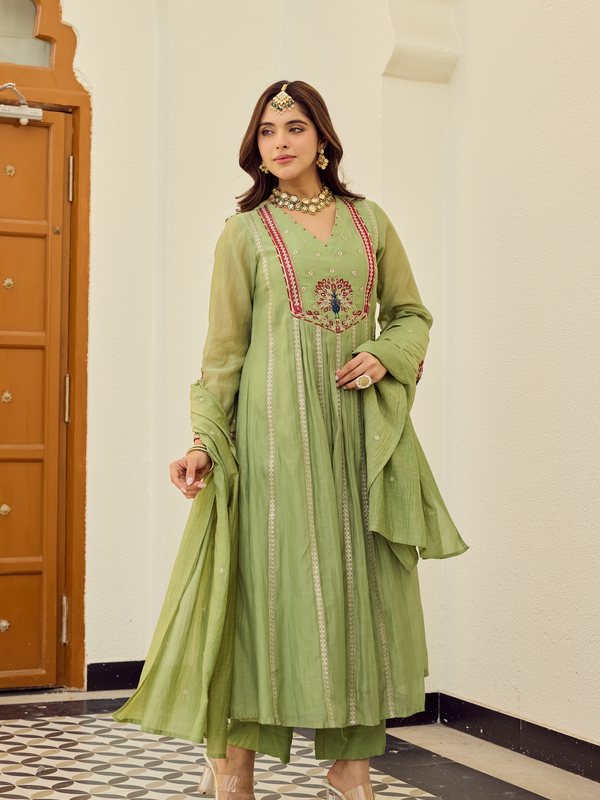 Women's Chanderi Silk Embroidered Straight Kurta Pant Set With Chanderi Dupatta