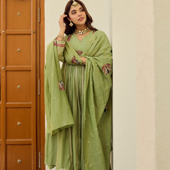 Women's Chanderi Silk Embroidered Straight Kurta Pant Set With Chanderi Dupatta