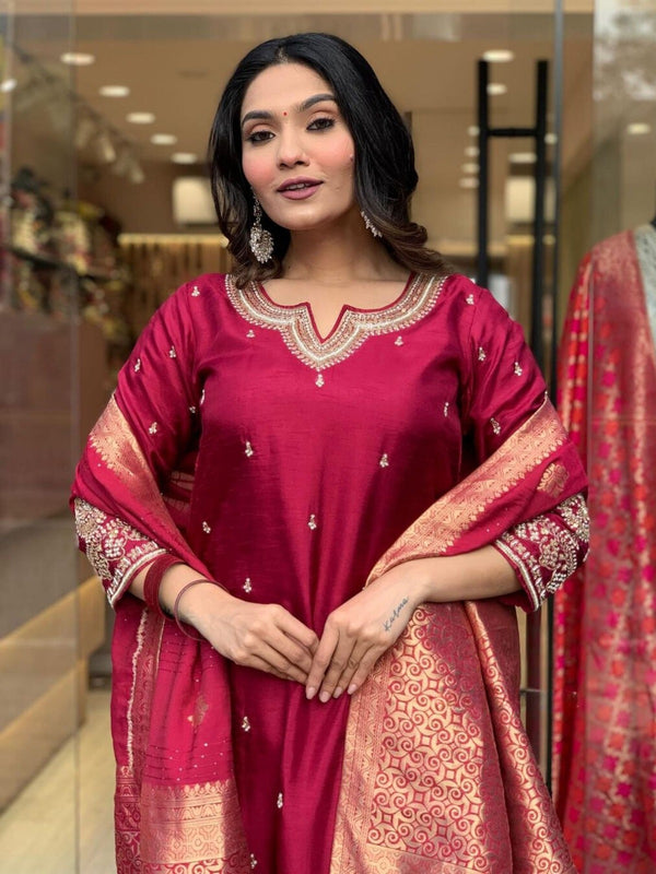 Women’s Viscose Chanderi Embroidered Straight Kurta With Bottom & Jacquard Dupatta Set