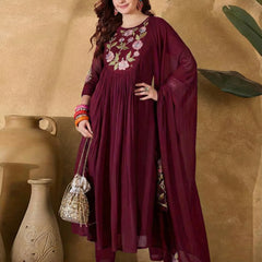 Women's Silk Blend Kurta Pant Set With Silk Blend Dupatta
