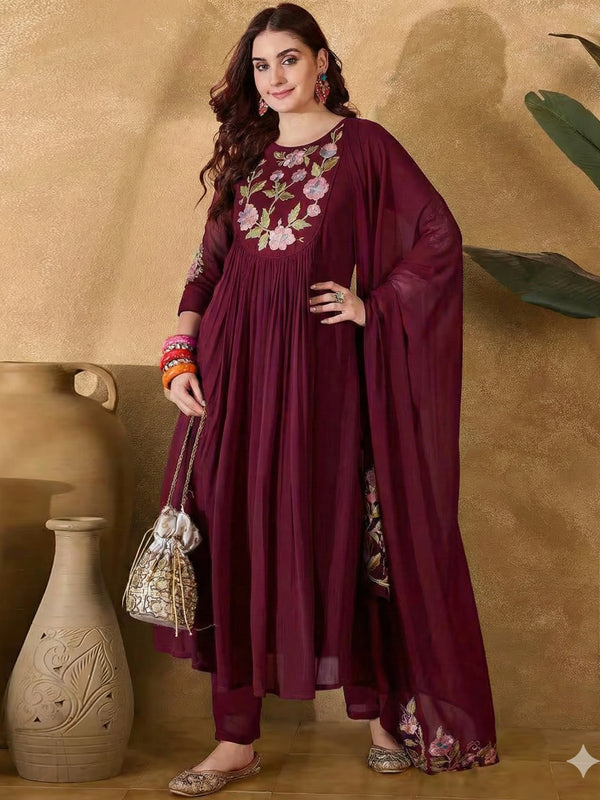 Women's Silk Blend Kurta Pant Set With Silk Blend Dupatta