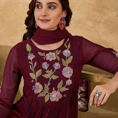 Women's Silk Blend Kurta Pant Set With Silk Blend Dupatta