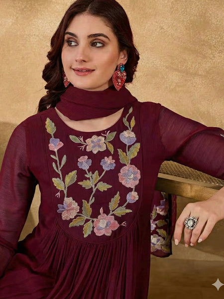 Women's Silk Blend Kurta Pant Set With Silk Blend Dupatta