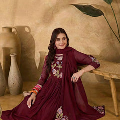 Women's Silk Blend Kurta Pant Set With Silk Blend Dupatta