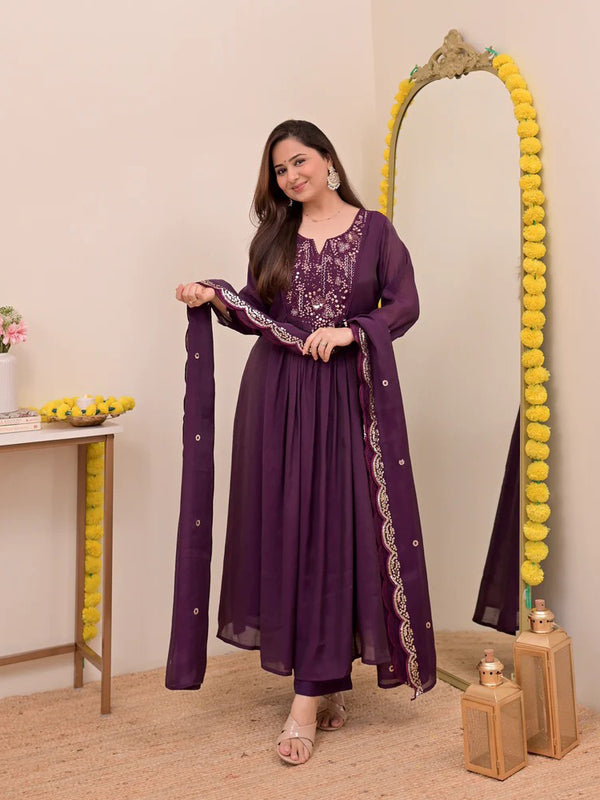Women's Chanderi Silk Embroidered Kurta Pant Set With Chanderi Dupatta