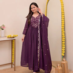 Women's Chanderi Silk Embroidered Kurta Pant Set With Chanderi Dupatta