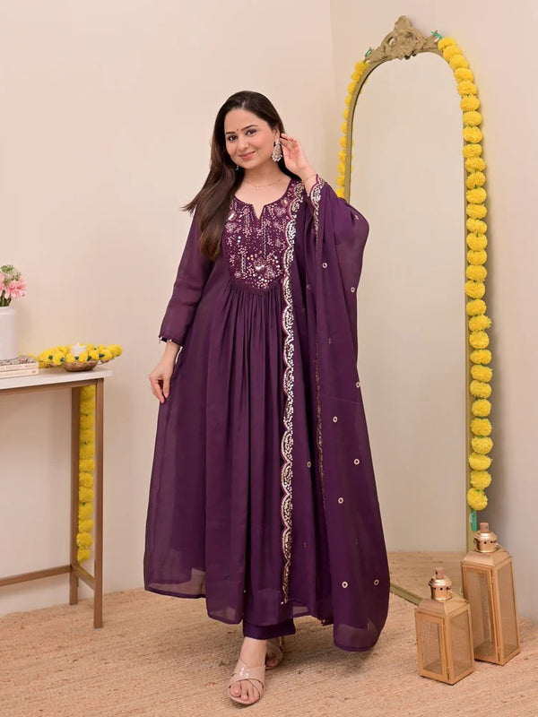 Women's Chanderi Silk Embroidered Kurta Pant Set With Chanderi Dupatta