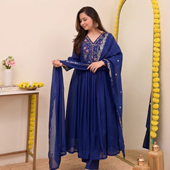 Women's Chanderi Silk Embroidered Kurta Pant Set With Chanderi Dupatta