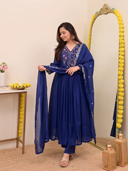 Women's Chanderi Silk Embroidered Kurta Pant Set With Chanderi Dupatta