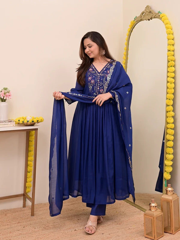 Women's Chanderi Silk Embroidered Kurta Pant Set With Chanderi Dupatta