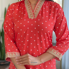 Women's Bandhani Print Embroidered Kurta Pant Set With Muslin Dupatta