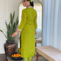 Women's Bandhani Print Embroidered Kurta Pant Set With Muslin Dupatta