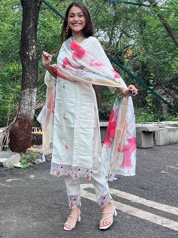 Women's Chanderi Embroidered Kurta Pant & Digital Print Dupatta Set