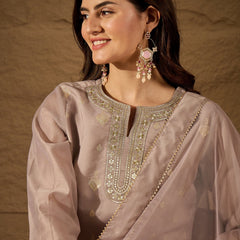 Women's Silk Blend Kurta With Pant & Net Dupatta Set
