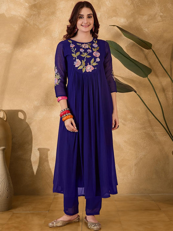Women's Silk Blend Kurta Pant Set With Silk Blend Dupatta