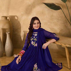 Women's Silk Blend Kurta Pant Set With Silk Blend Dupatta