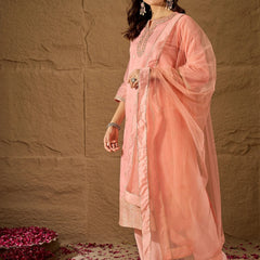Women's Silk Blend Kurta With Pant & Net Dupatta Set