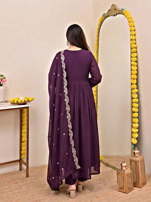 Women's Chanderi Silk Embroidered Kurta Pant Set With Chanderi Dupatta