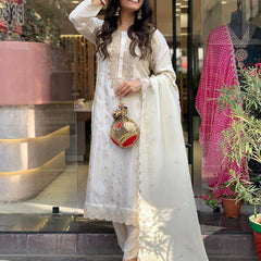 Women's Embroidered Pure Viscose Kurta With Pant & Chanderi Dupatta Set