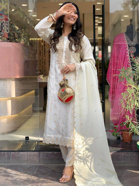 Women's Embroidered Pure Viscose Kurta With Pant & Chanderi Dupatta Set