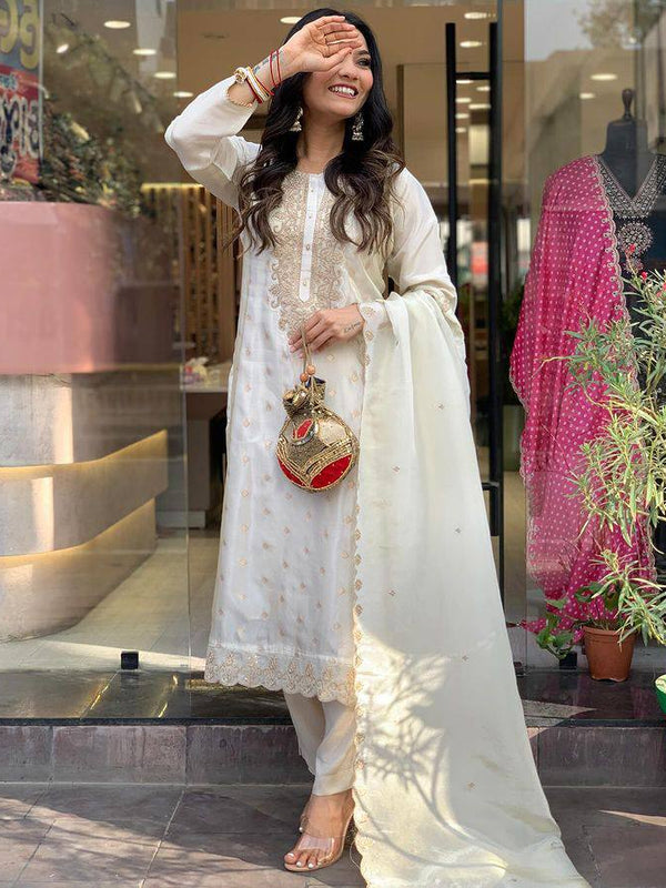 Women's Embroidered Pure Viscose Kurta With Pant & Chanderi Dupatta Set